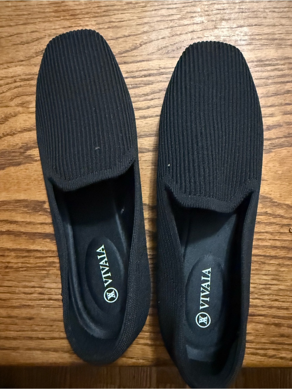 VIVALA Black Ribbed Slip-On Flats